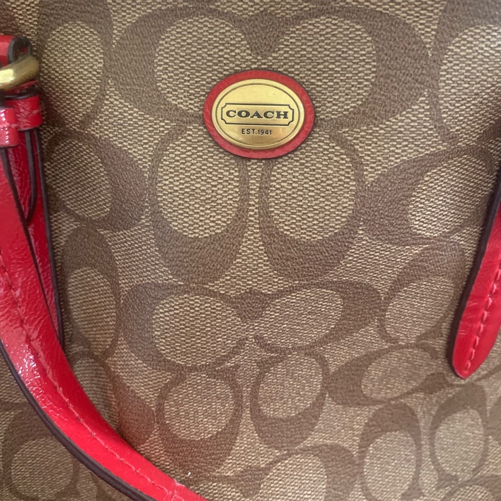 Coach Purse. Almost new condition!